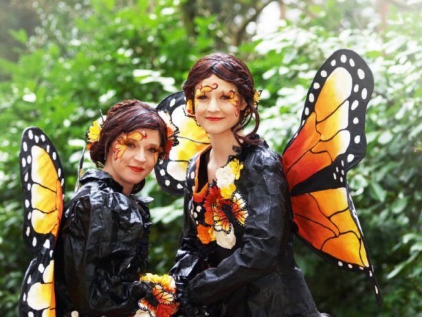 Steltloopacts steltentheater boekt  u bij www.kwekel-evenementen.nl