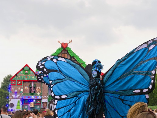 Steltloopacts steltentheater boekt  u bij www.kwekel-evenementen.nl